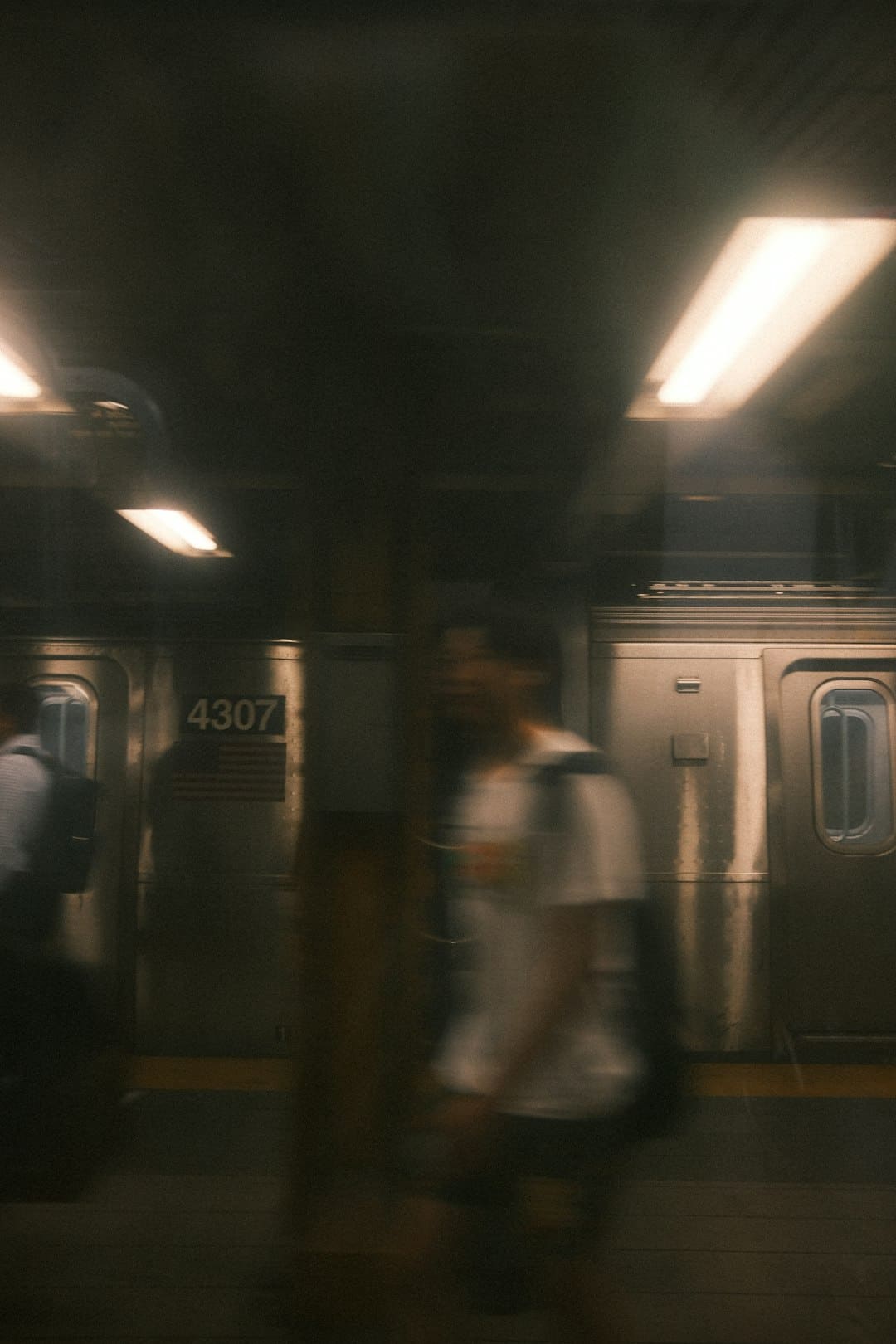 跳出“主角光环”，发现“副角的光辉”